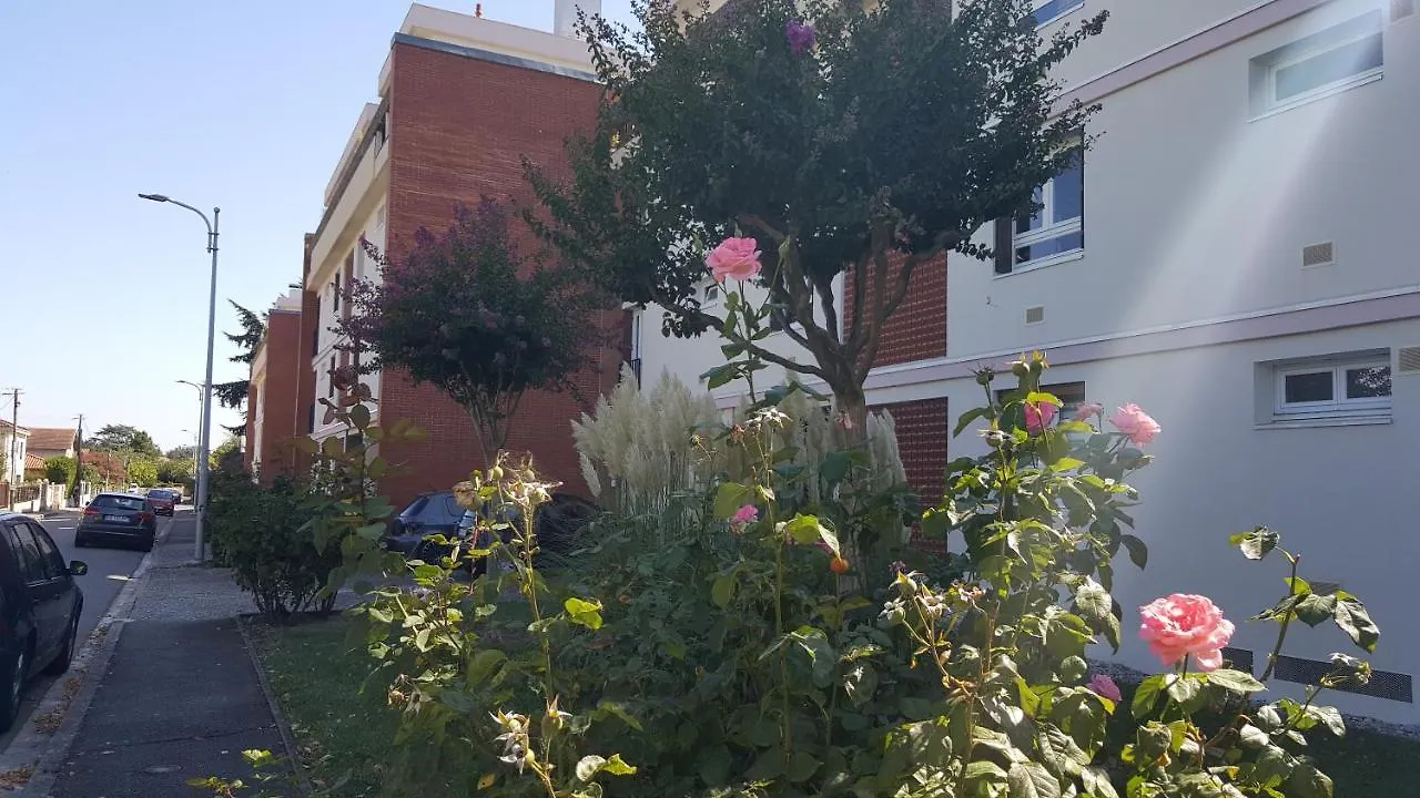 Grand T3 De Standing Au Centre De Blagnac Proche Aeroport, Airbus Et Tramway Apartment France